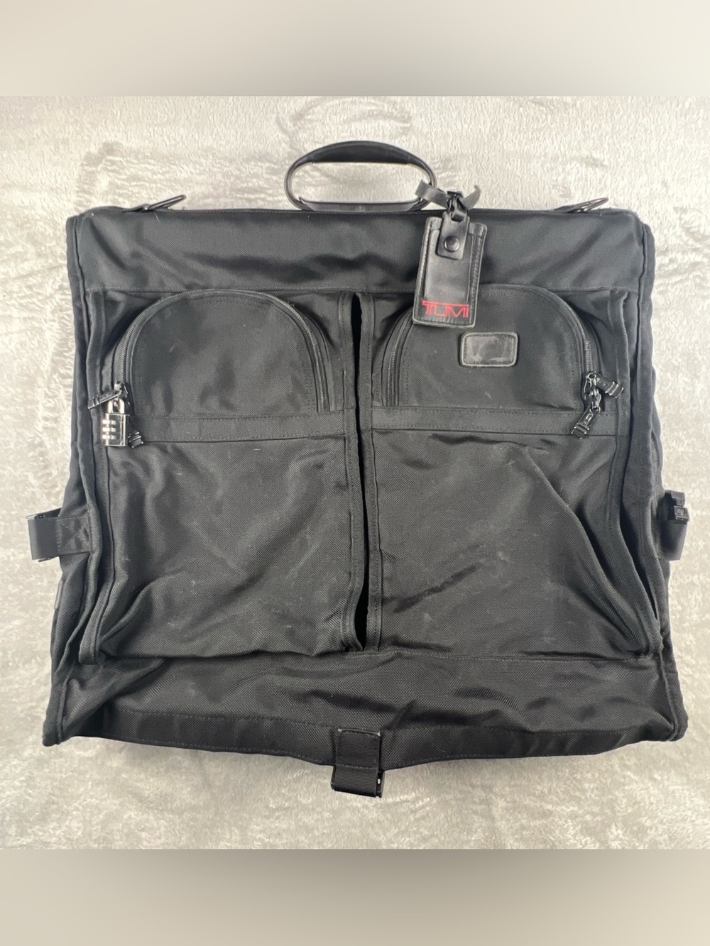 TUMI Alpha Bi-fold Carry-On Travel Garment Bag Ballistic Nylon Black 228D3